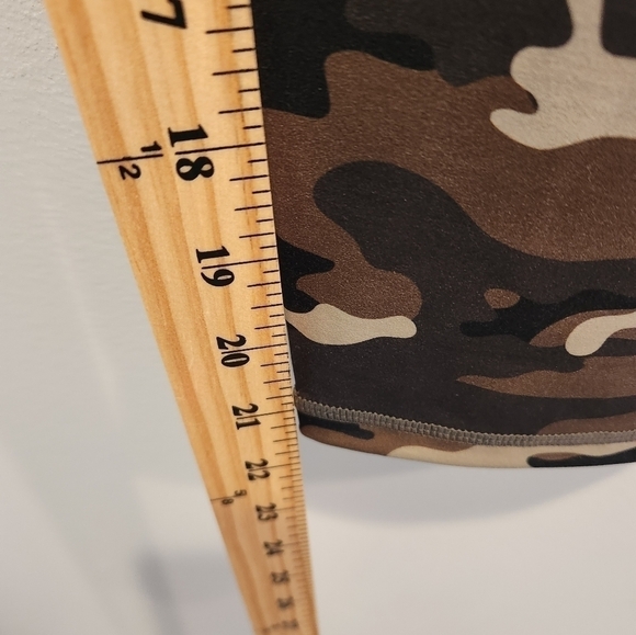 Zyia Active green soft and snug reflective tights 7/8 length sz 12 NWOT - Picture 8 of 10